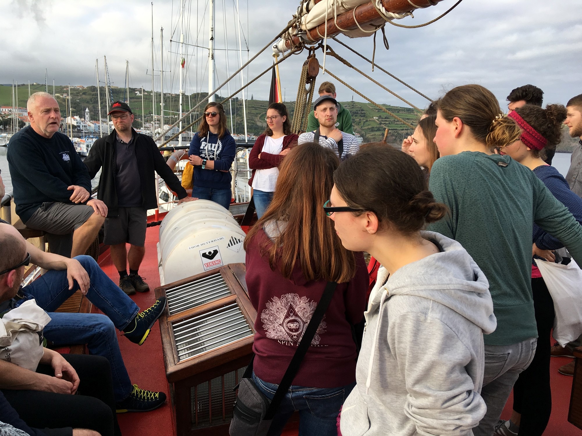 Zu Besuch auf der Thor Heyerdahl, die auf dem Weg von der Karibik nach England auf den Azoren halt machte.