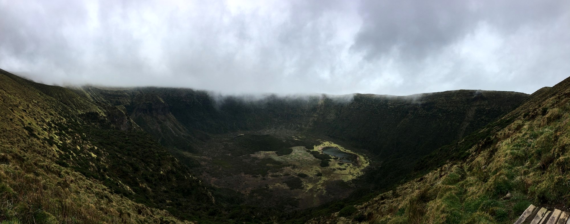 Caldera do Faial - Durchmesser ca. 1,5 km; Calderaboden auf ca. 600 m; Calderarand liegt bei ca. 1000 m