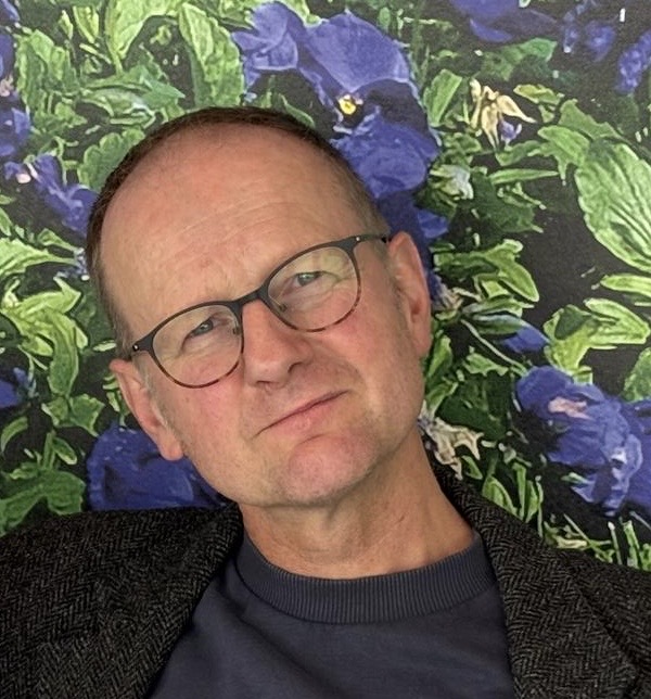 The image shows Prof. Barth.